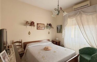 SPLENDIDA VILLA INTERA BIFAMILIARE SU UN TERRENO DI 3300 MQ