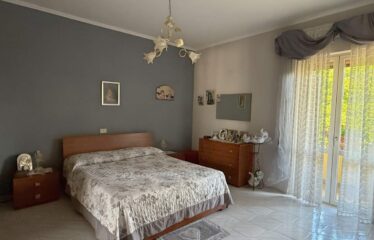 SPAZIOSA VILLA DI 164 MQ CON LABORATORIO DI 125 MQ