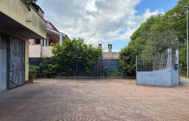 SPAZIOSA VILLA DI 164 MQ CON LABORATORIO DI 125 MQ