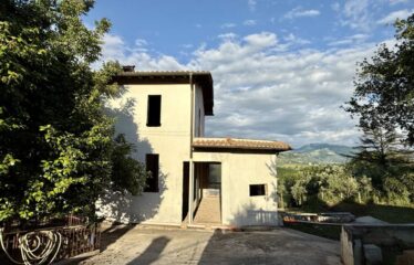 VILLA INDIPENDENTE DA RIFINIRE