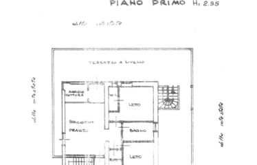 SPLENDIDA VILLA INTERA BIFAMILIARE SU UN TERRENO DI 3300 MQ