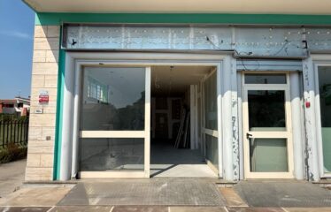 LOCALE COMMERCIALE DI 281 MQ CON PARCHEGGIO RISERVATO
