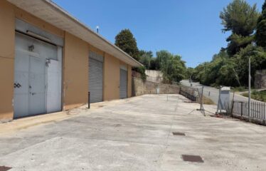 SPAZIOSO LOCALE COMMERCIALE DOTATO DI AMPIO PARCHEGGIO